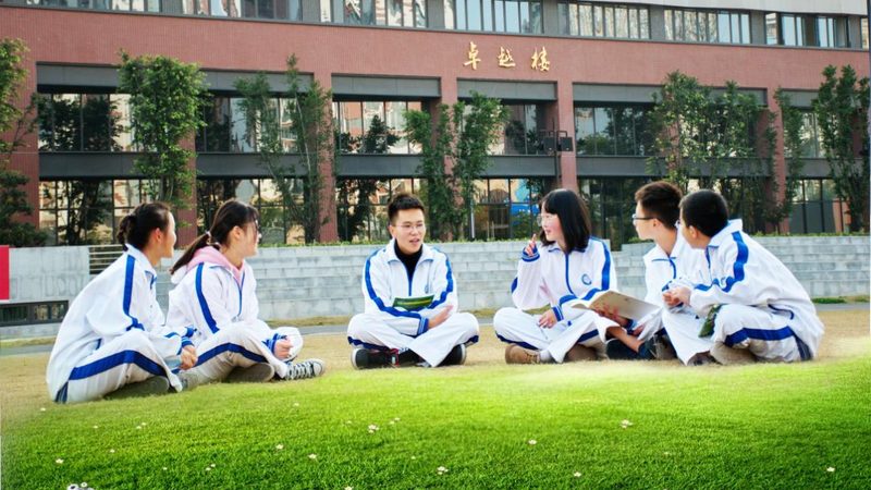 深圳进口电容批发市场解析：如何挑选优质供应商